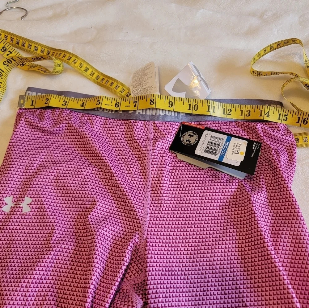Under Armour Capri Girls YXL Pink Barbiecore Gymnastics Yoga Workout NWT - Picture 3 of 11